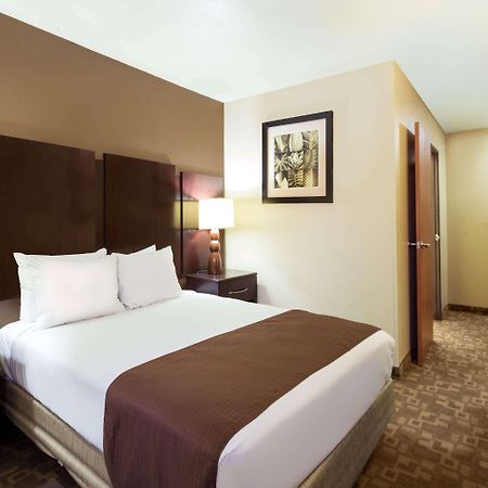 ซูเปอร์ 8 บาย วินด์แฮม แชนด์เลอร์ ฟินิกซ์ Hotel ภายนอก รูปภาพ