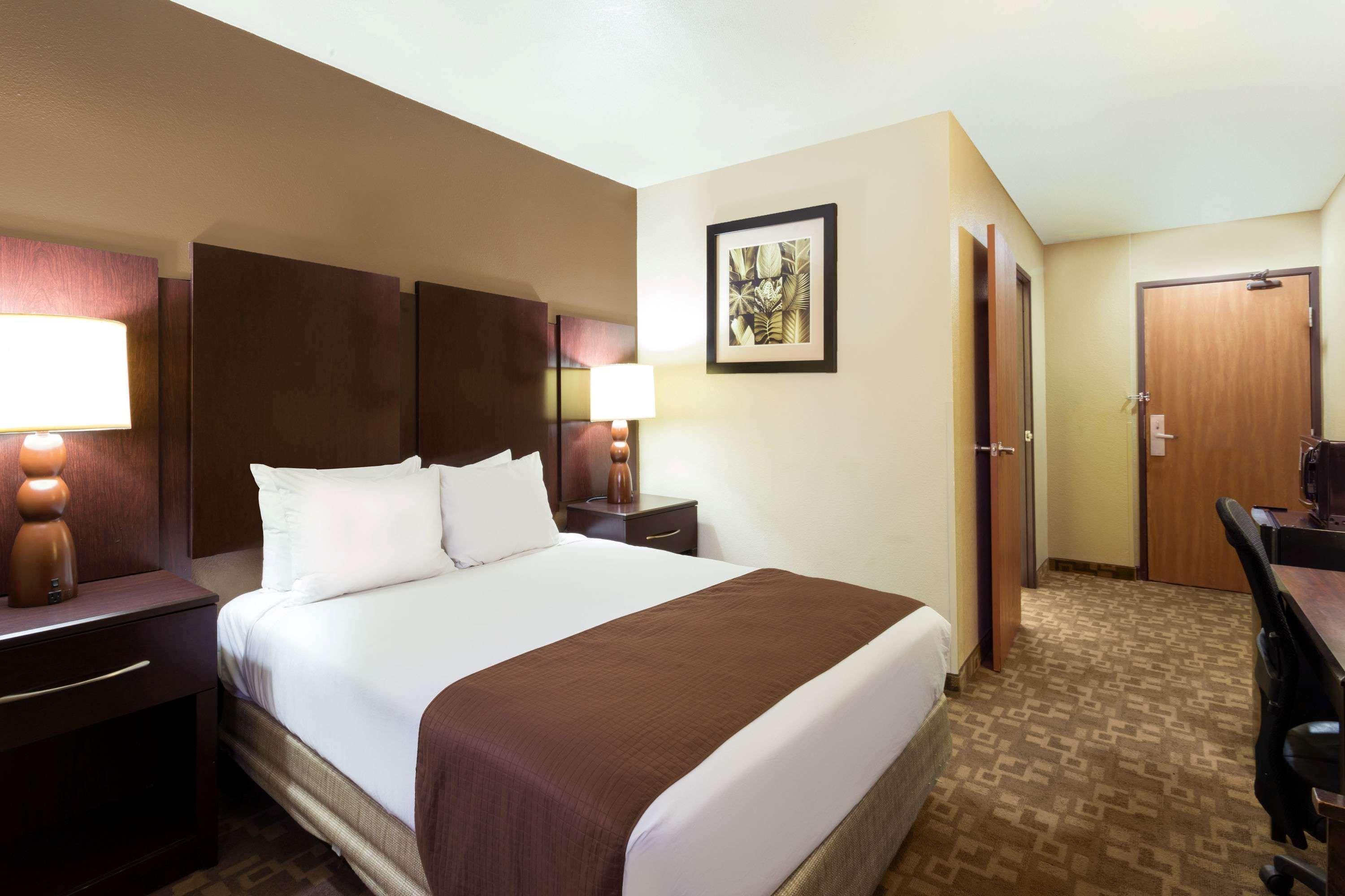 ซูเปอร์ 8 บาย วินด์แฮม แชนด์เลอร์ ฟินิกซ์ Hotel ภายนอก รูปภาพ