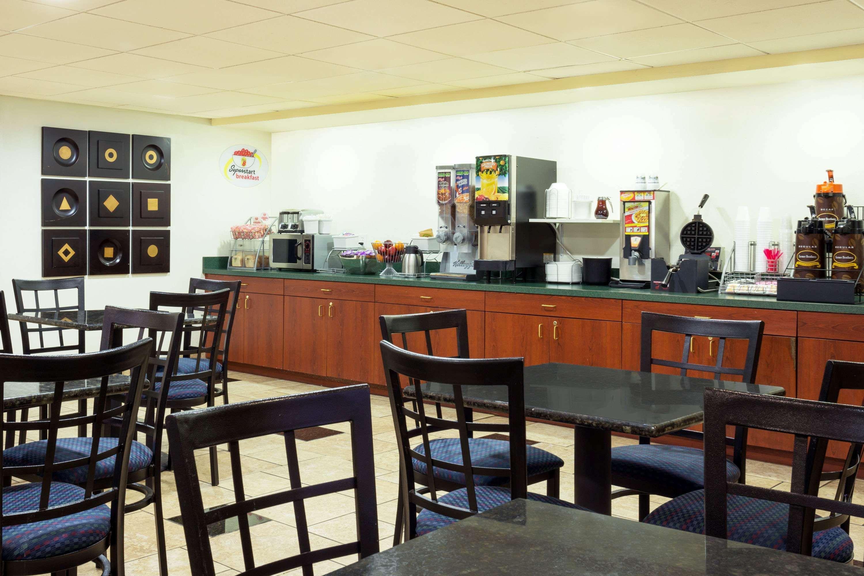 ซูเปอร์ 8 บาย วินด์แฮม แชนด์เลอร์ ฟินิกซ์ Hotel ภายนอก รูปภาพ
